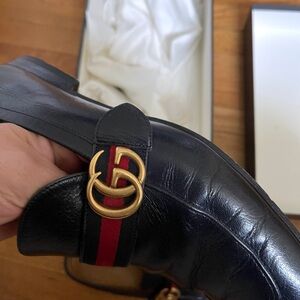 Gucci Black Leather Loafers with Gold Emblem